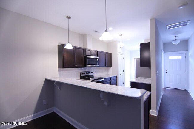 Building Photo - 1823 Fox Den Way
