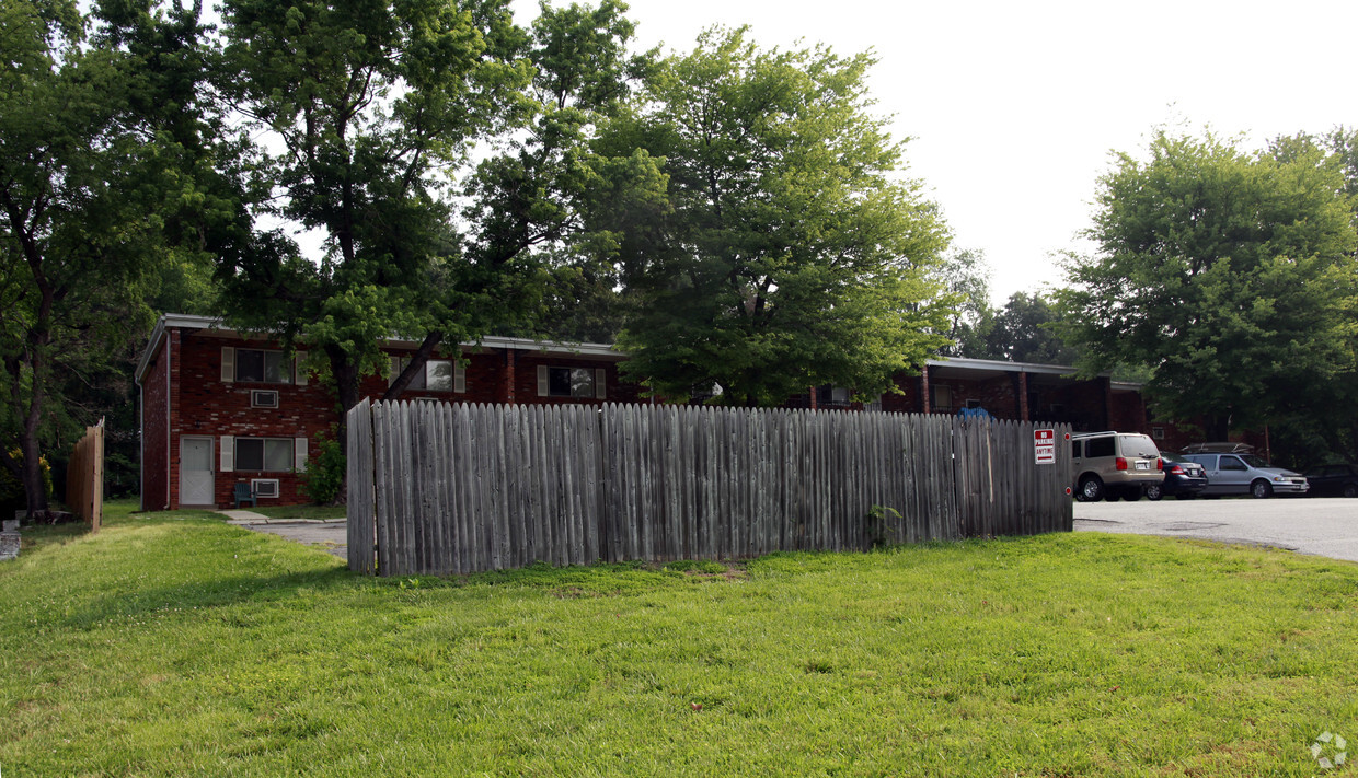 Building Photo - Potomac Crest Apartments