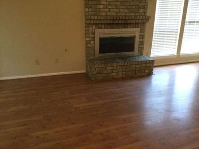 Foto del edificio - 15826 Maple Manor Dr
