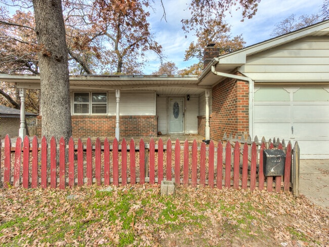 Photo - 7109 NW 6th St House
