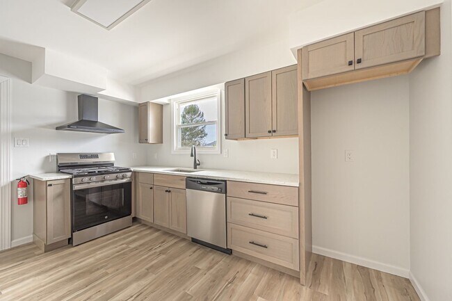 Foto del edificio - 2018 Horace J Bryant Jr Dr