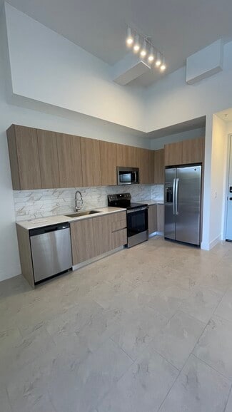 Building Photo - 2535 NE 182nd St