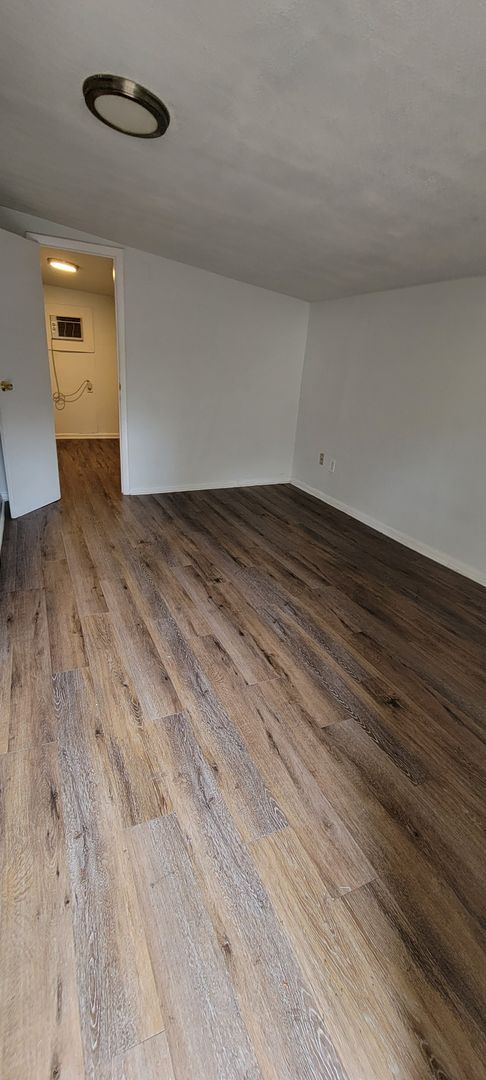 Building Photo - 1 br, 1 bath House - 8009 N 11TH STREET UN...