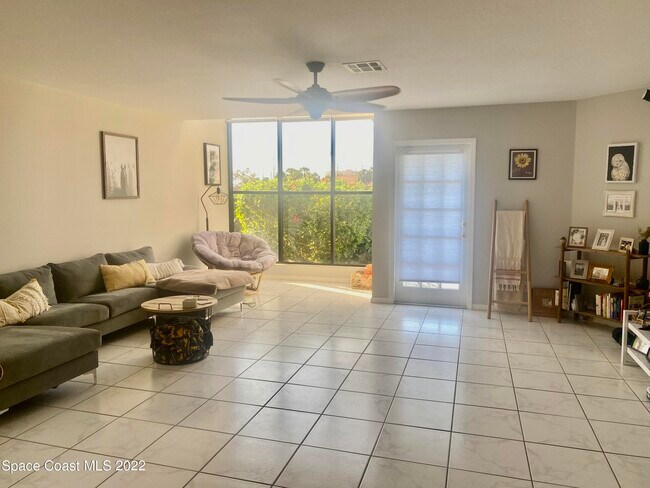 Foto del edificio - 1241 Beachside Ln