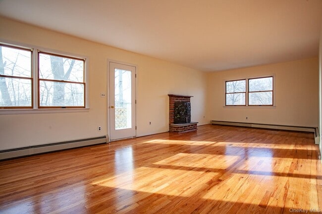 Building Photo - 55 Holland Ave