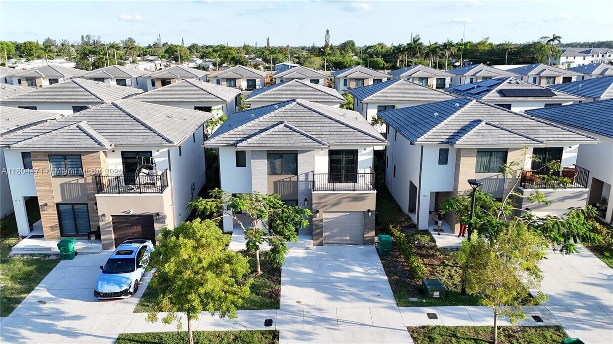 Foto principal - 1163 NW 2nd St