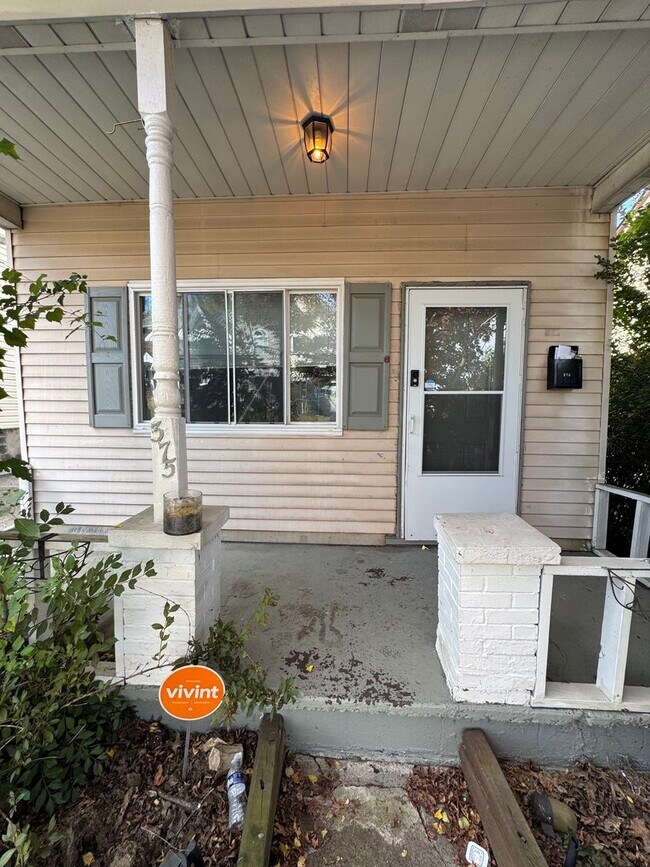 Building Photo - Charming 2 Bedroom 1 Bathroom in Carrick!