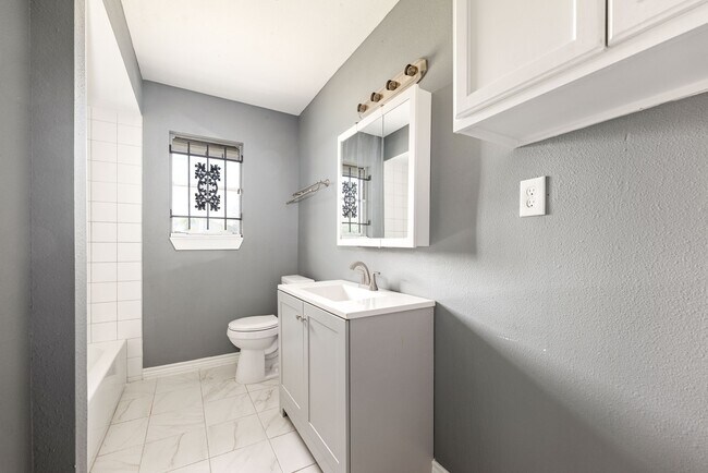 Foto del edificio - 6515 Ashton St