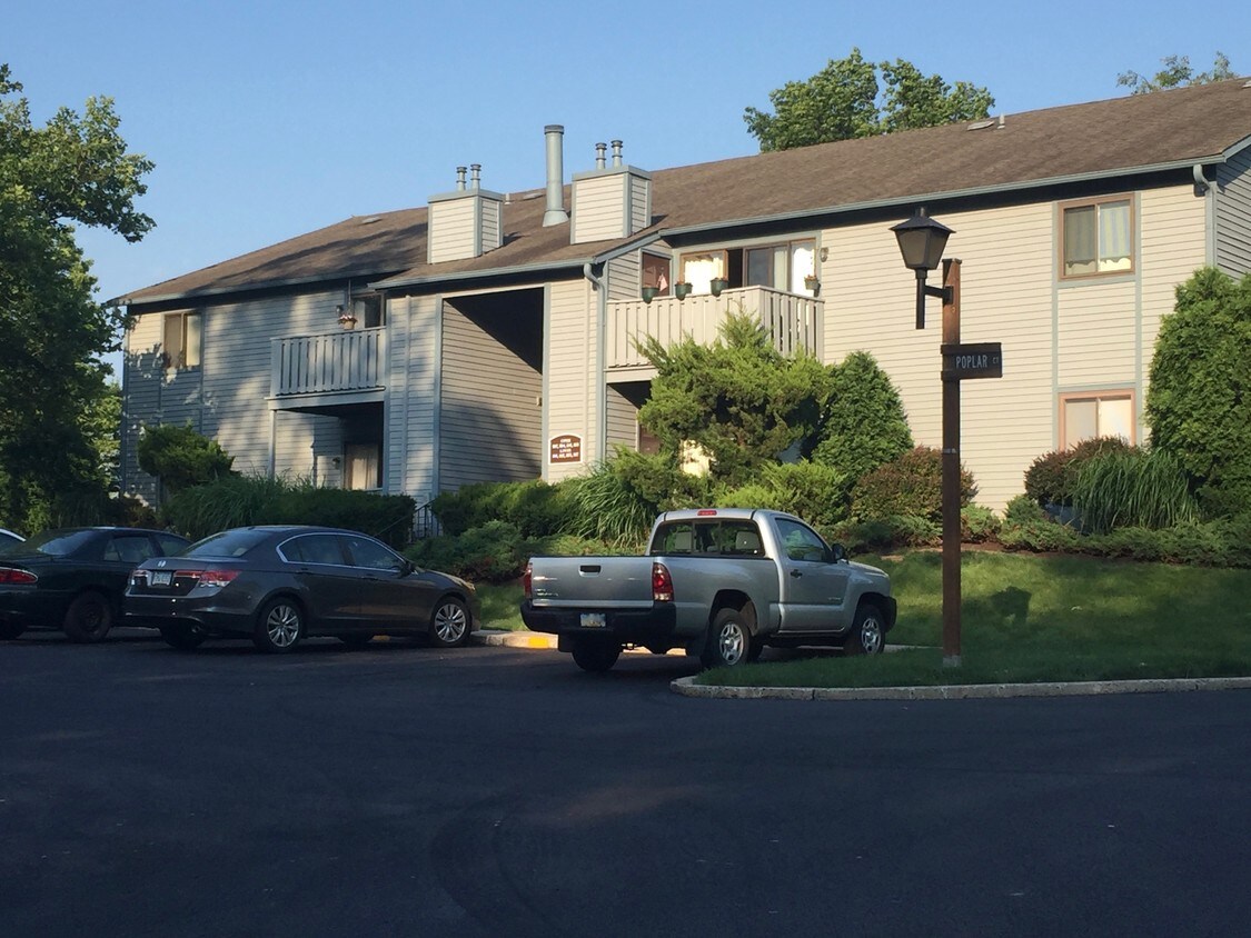 807 Poplar Ct, Lansdale, PA 19446 Condo for Rent in Lansdale, PA