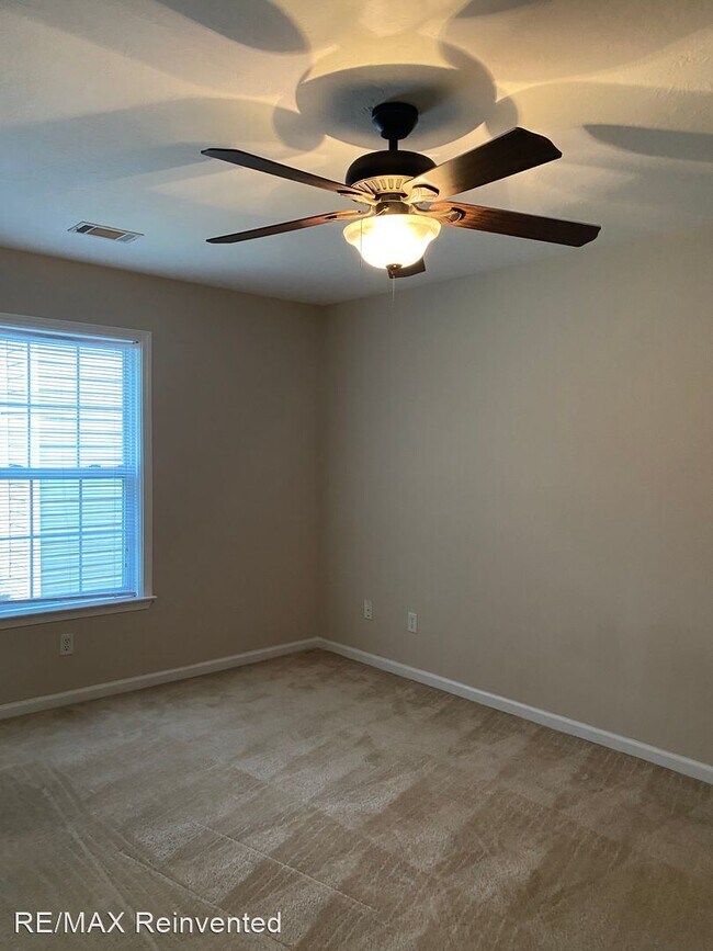 Building Photo - 2 br, 2 bath House - 409 Long Needle Circle