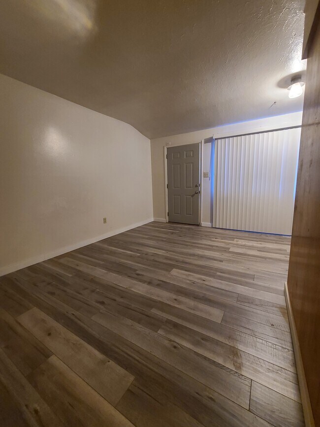 Living room - 1808 12th Ave S