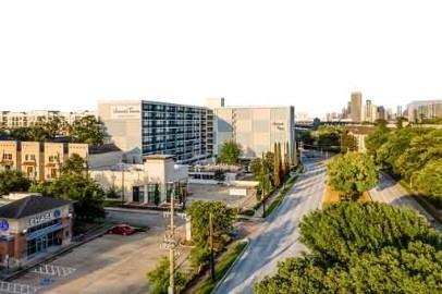 Primary Photo - 5400 Memorial Dr