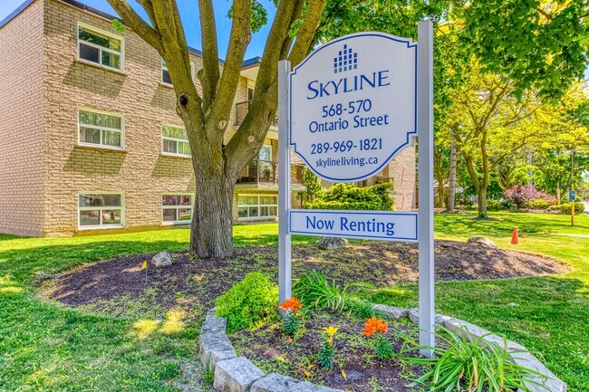 Photo du bâtiment - Henley & Cypress Gardens Apartments
