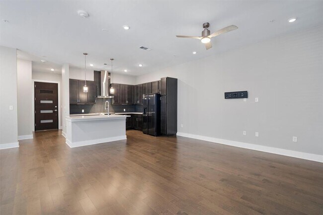 Foto del edificio - 4405 Jackson Ave