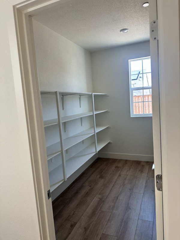 Foto del edificio - 5377 Kusnick Ave