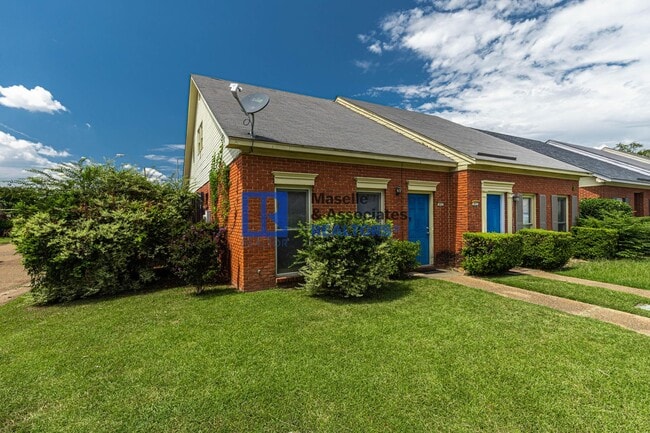 Building Photo - 2 Bed/2.5 Bath Townhome in Northeast Jackson!
