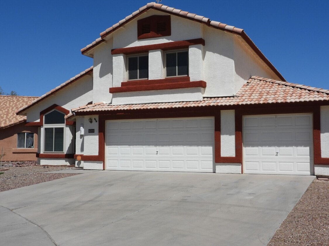 Primary Photo - 5 bedroom 3 bath