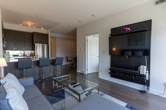 Photo du bâtiment - 19 Yorkville Ave