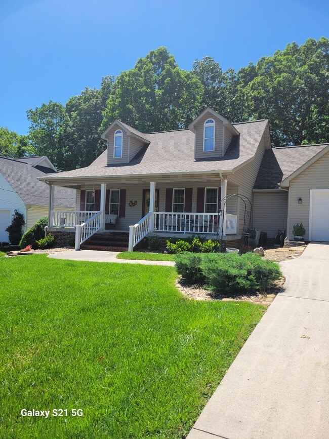 Building Photo - 223 Amherst Ln