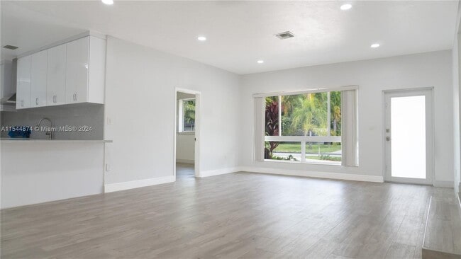 Building Photo - 8320 SW 118th Terrace