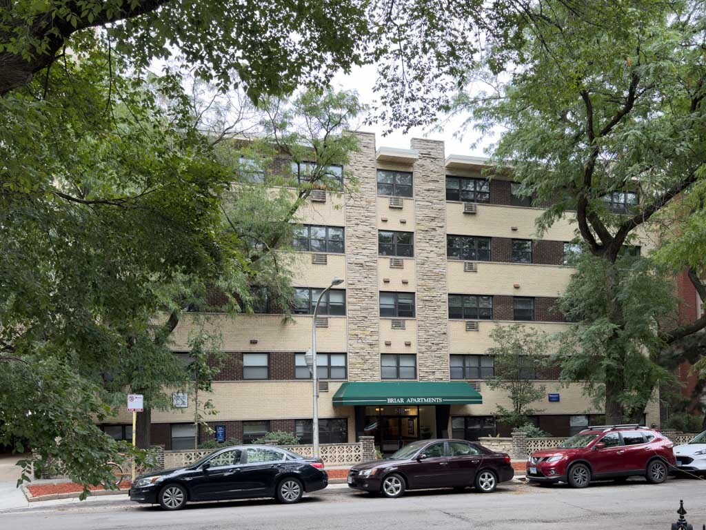 Foto principal - 515 W Briar Pl
