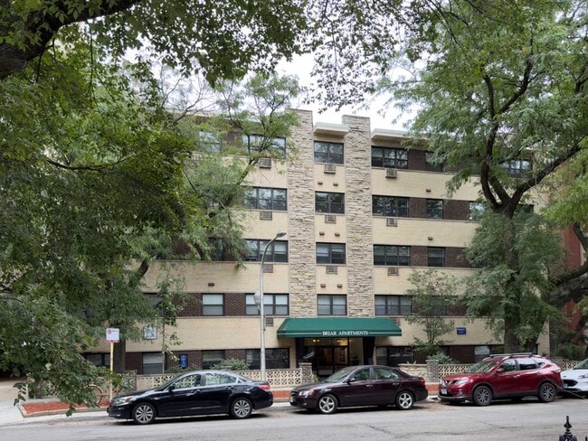 Building Photo - 515 W Briar Pl