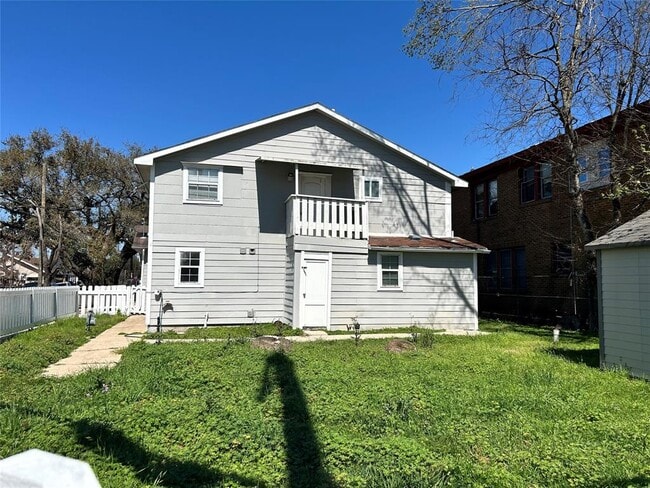 Building Photo - 421 Sidney St
