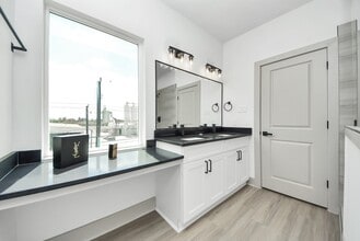 Building Photo - 5308 Kindred Gdn Ln