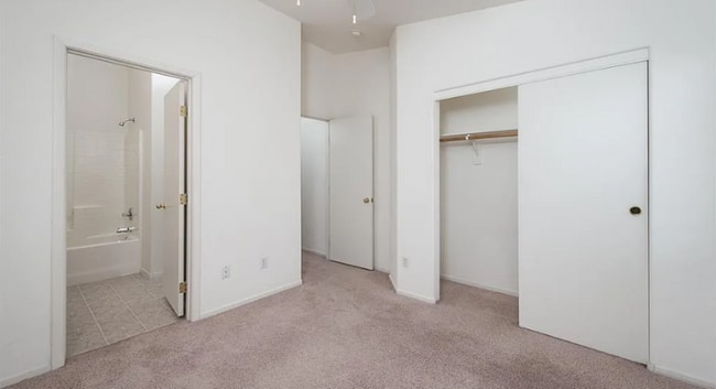 Building Photo - 5900 High Steed St