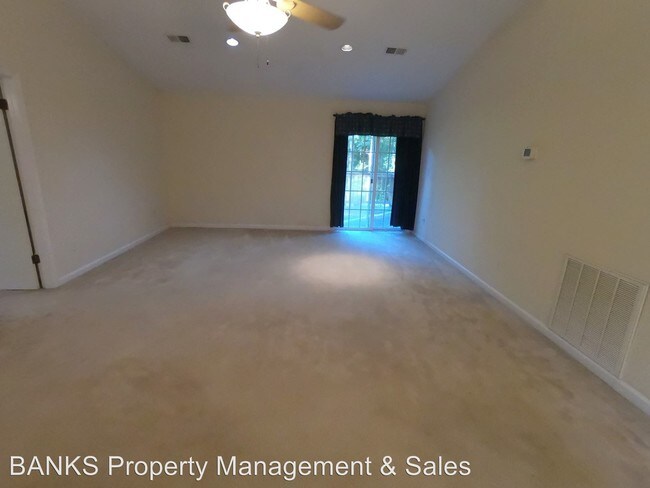 Building Photo - 4 br, 2 bath House - 51 Sparky Ct