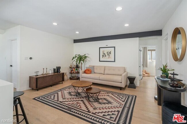 Foto del edificio - 3 br, 2 bath House - 428 Redlands St