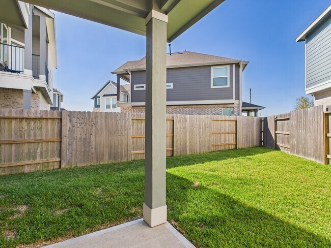 Foto del edificio - 15819 Black Grouse Dr