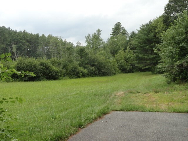 Building Photo - 211 Old Meeting House Rd