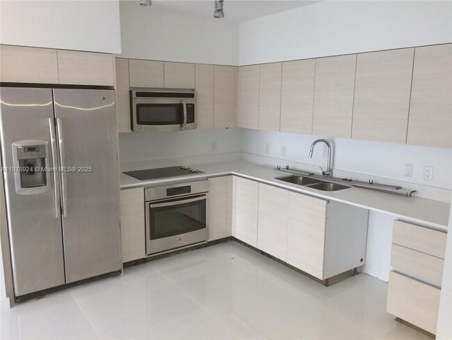 Foto del edificio - 4250 Biscayne Blvd