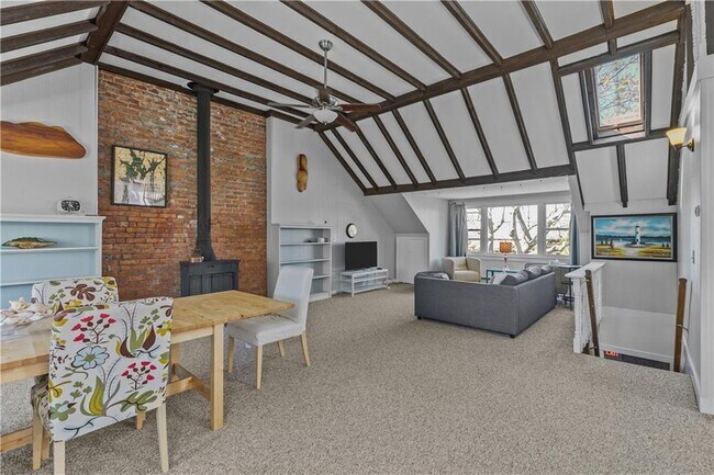 Foto del edificio - 167 Coggeshall Ave