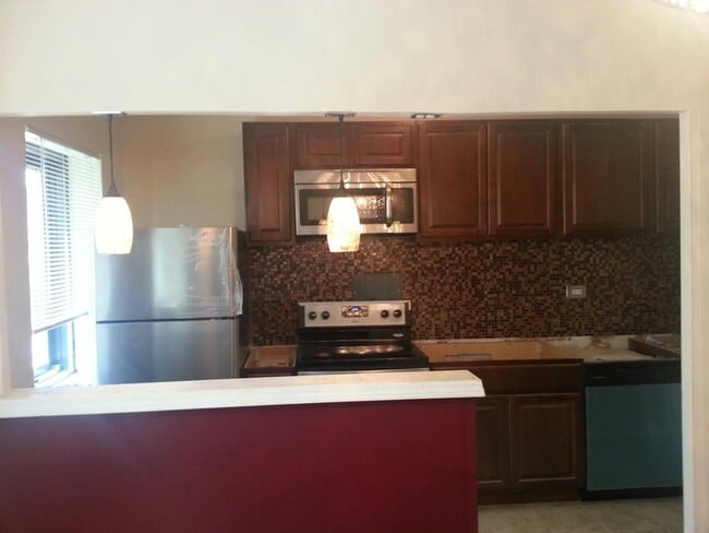 Building Photo - 5056 N Marine Dr