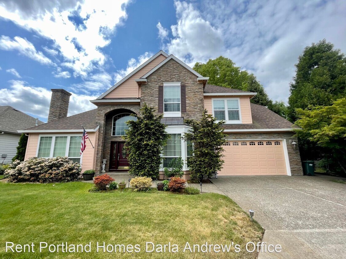 4 br, 2.5 bath House 718 NE Tipton Ct House Rental in Hillsboro, OR