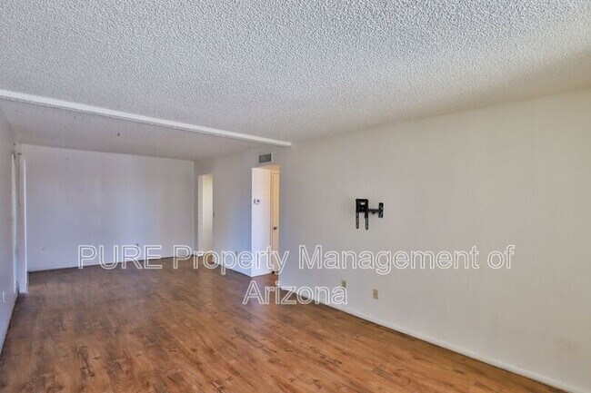 Foto del edificio - 231 E 2nd Ave