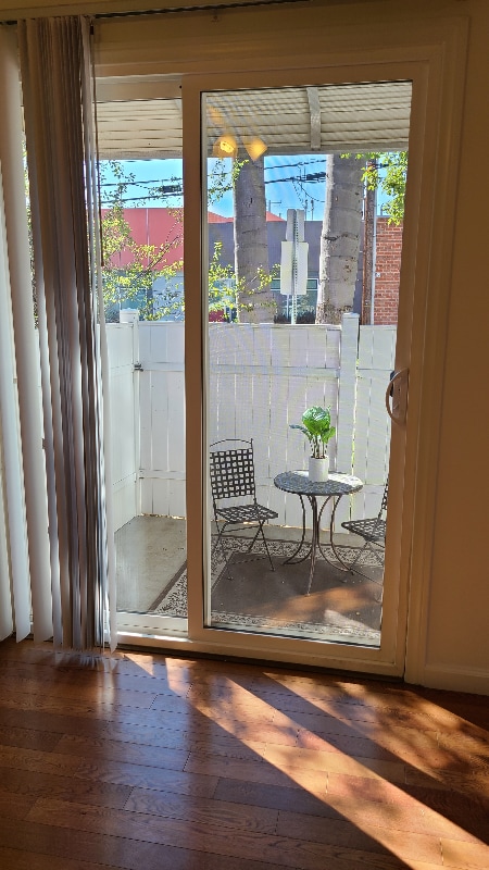 Foto del edificio - 2226 S Carmelina Ave