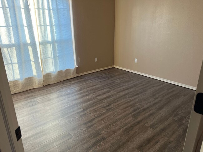 Building Photo - functionality, style, and comfort—3 Bedroom 2 Bath with 3 car garage