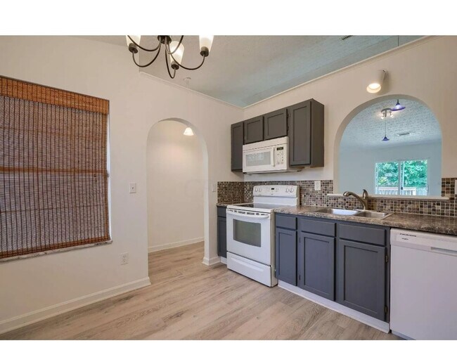 Foto del edificio - 3 Bedroom Single Family Home in Columbus