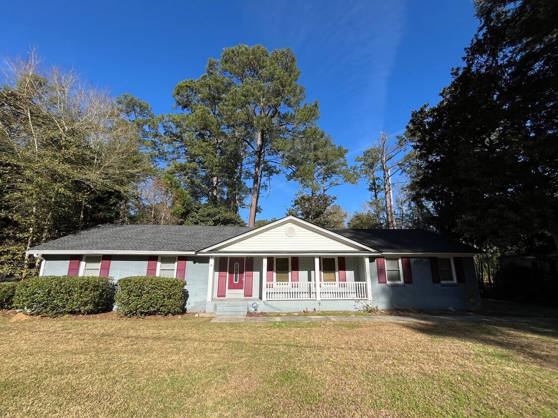 Foto principal - 2206 Briarcliff Dr, Valdosta, 4BR/ 3BA