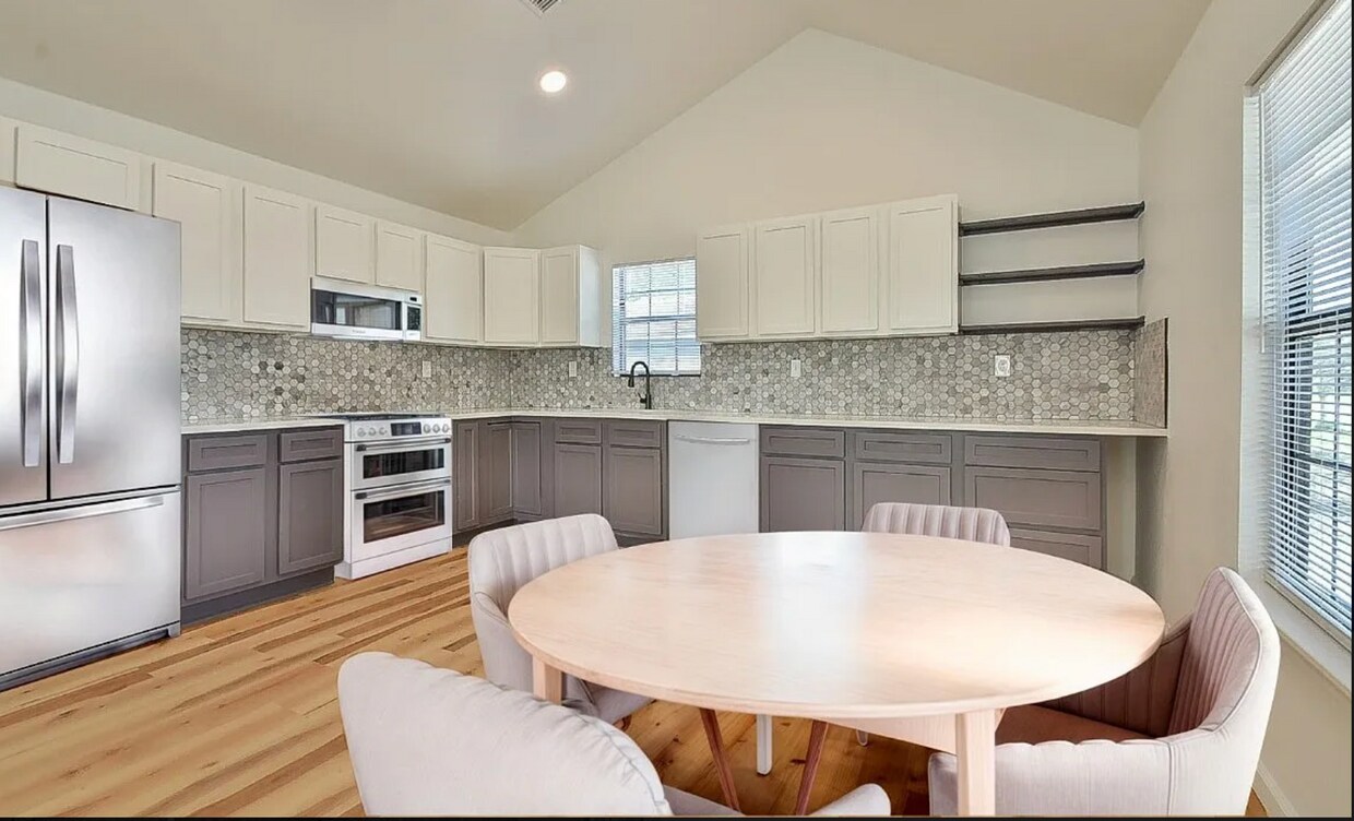 Foto del edificio - 3803 N Redmond Ave