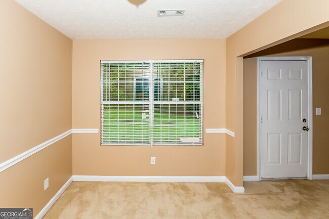 Foto del edificio - 159 Livingston Ln