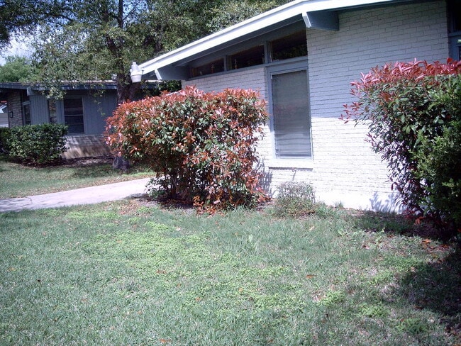 Building Photo - 327 Sharon Dr