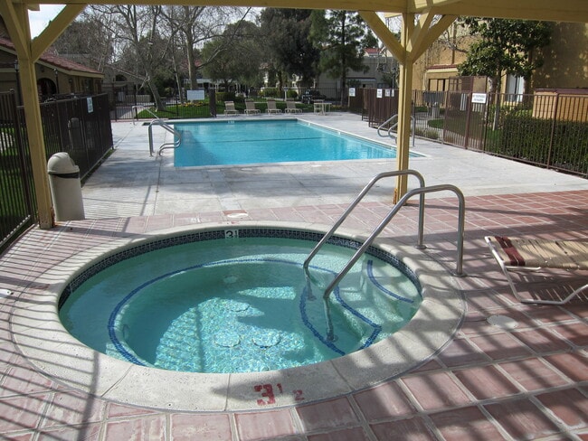 Foto del edificio - 18752 Mandan St