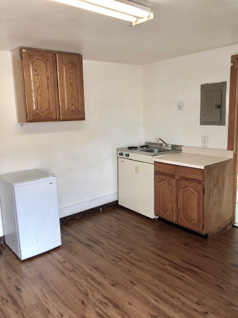 Building Photo - Studio Apartment