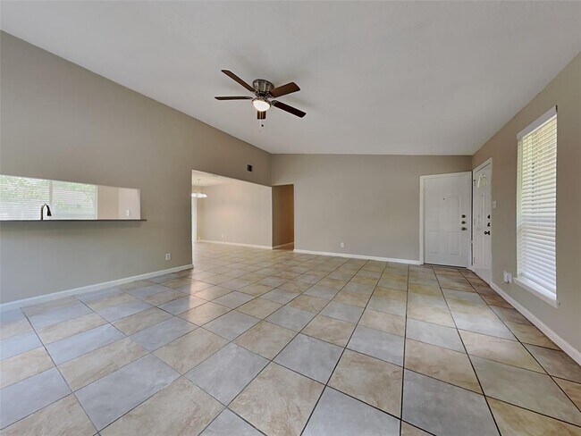 Building Photo - 15830 Willmore Ln