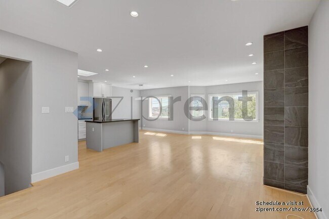 Foto del edificio - 54 Marston Ave