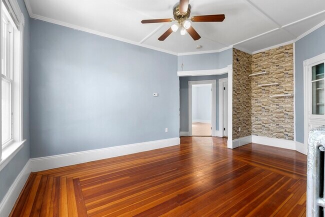 Foto del edificio - 126-128 Beacon Hill Ave